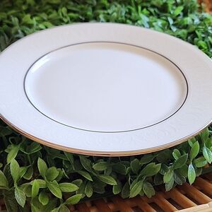 Lenox Hannah Platinum Debut Collection Bread Plate